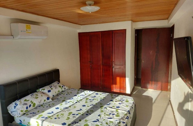 APARTMENT WITH POOL. 5 minutes from downtown CARTAGENA-COLOMBIA