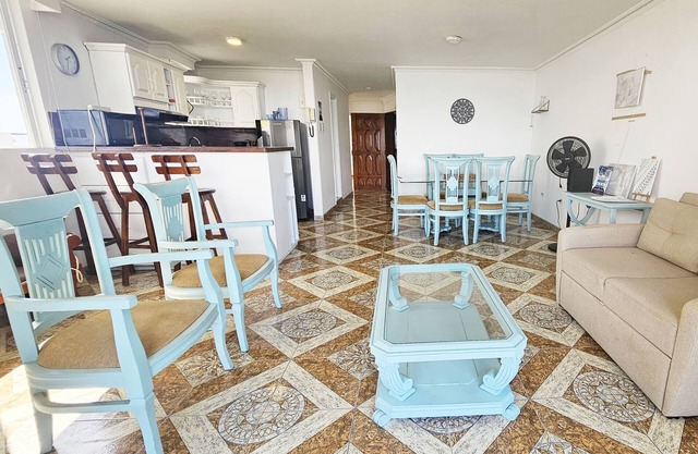 Apartment on the 12th floor, lake view by Parceros Group