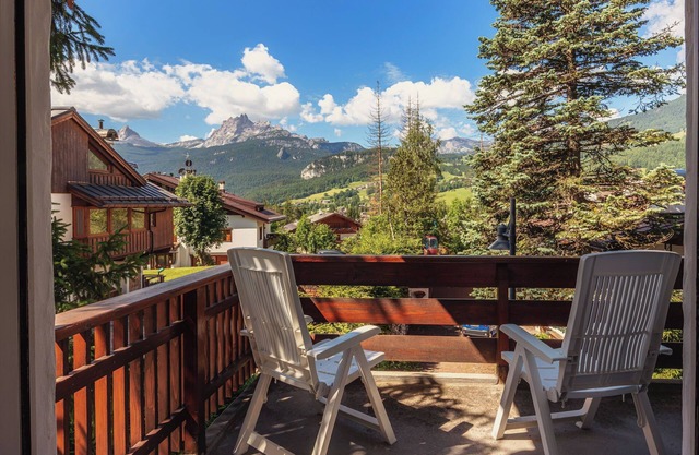 Apartment "Cortina - House"