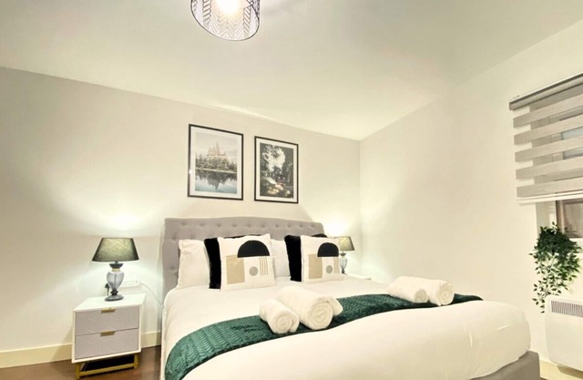 Apartment Comfort-Private Bathroom-Street View