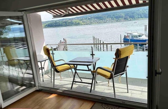 Apartment directly on the lake can be booked for 2 people