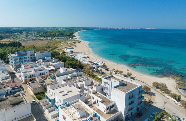 Apartment "Domus Rosi" with Sea View, Terrace & A/C