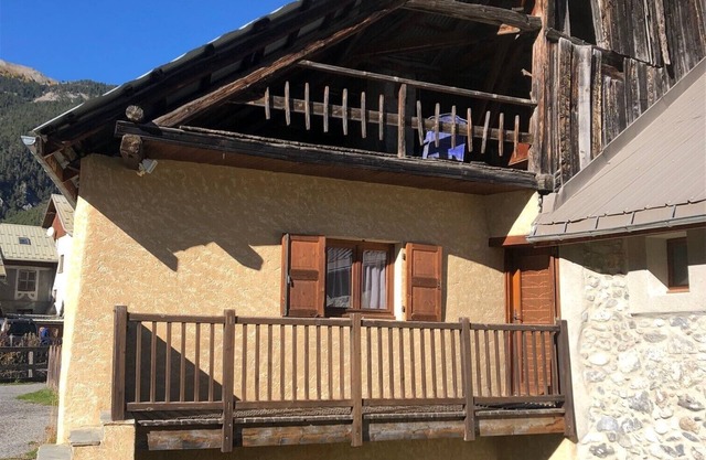 Apartment Écureuil ideally located in Ceillac