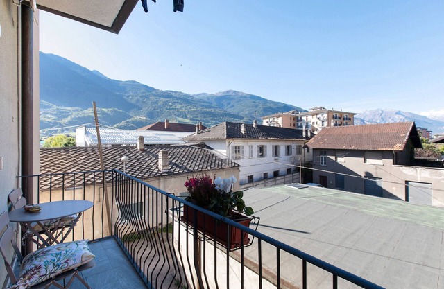 Apartment 'Emmie House' with Mountain View, Balcony and Wi-Fi