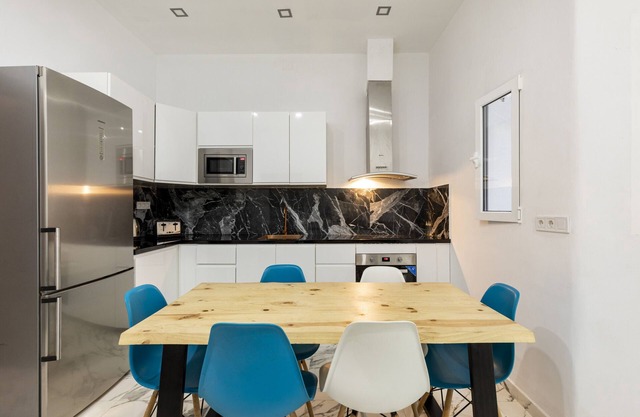 Apartment 'En Planta Baja' with Private Terrace, Balcony and Wi-Fi