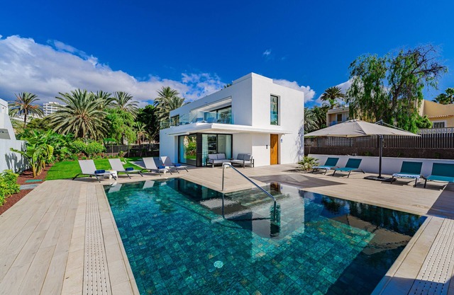 Apartment Don Carlos Sea View - Adults only !