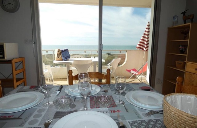 Apartment for 6 people, 10m from beaches, pets allowed, parking