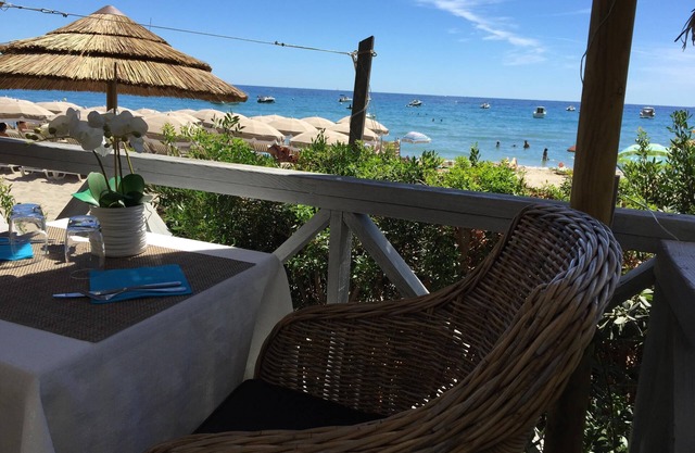 Apartment facing south T2 ground floor with swimming pool