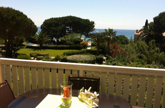 Apartment, facing the sea, near the beach, 6 people, 2 bedrooms