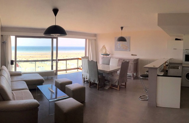 Apartment facing the sea 3 bedrooms garage Rental from Sat16h to Sat11h