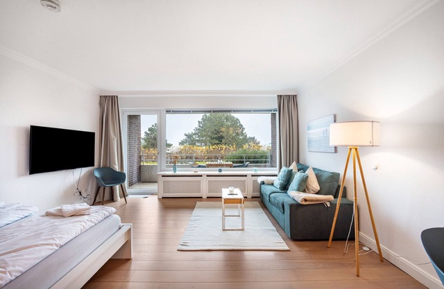 Apartment 'Ferienwohnung Waves' with Sea View, Balcony and Wi-Fi