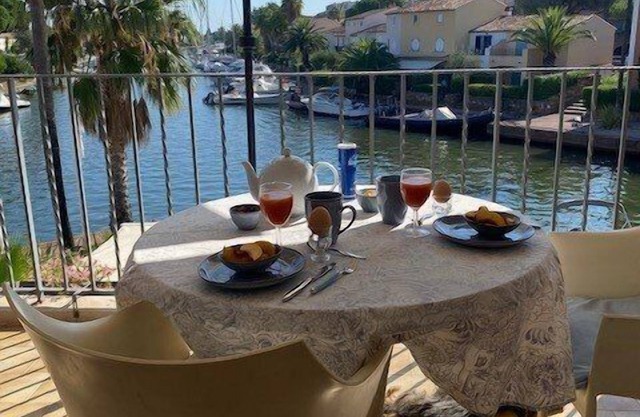 Apartment for 3 people with a beautiful view in Port-Cogolin