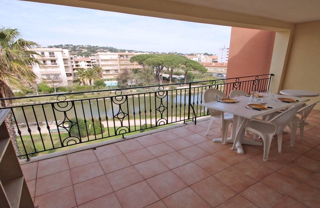 Apartment for 4/5 people – Air conditioning – Wifi – Pool residence – Sainte Maxime –.