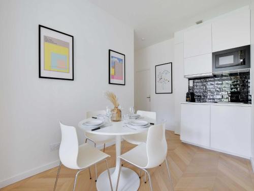 Apartment for 4 person in Nanterre
