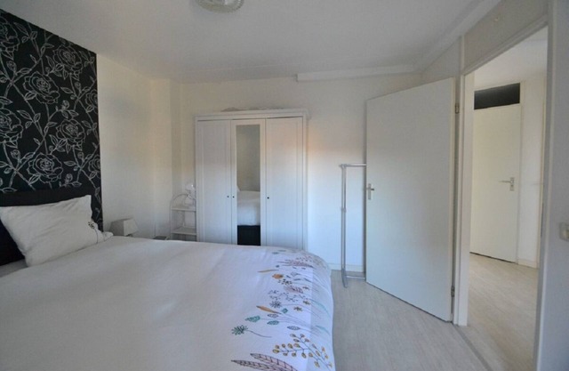 Apartment for 2 persons 1 minute walk from beach with small sea view.