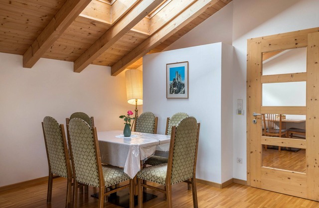 Apartment 'Funtnatsch Schlern' with Mountain View, Shared Terrace and Wi-Fi