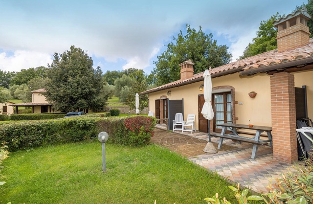 Apartment 'Ginestra' with Shared Pool, Wi-Fi, and Air Conditioning