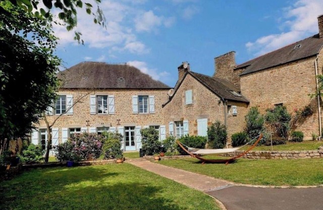 Apartment 'Ginko Et Bambou' with Shared Terrace, Shared Garden and Wi-Fi