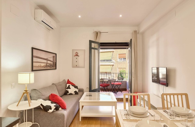 Apartment 'Góngora Dm' with Private Terrace, Wi-Fi and Air Conditioning