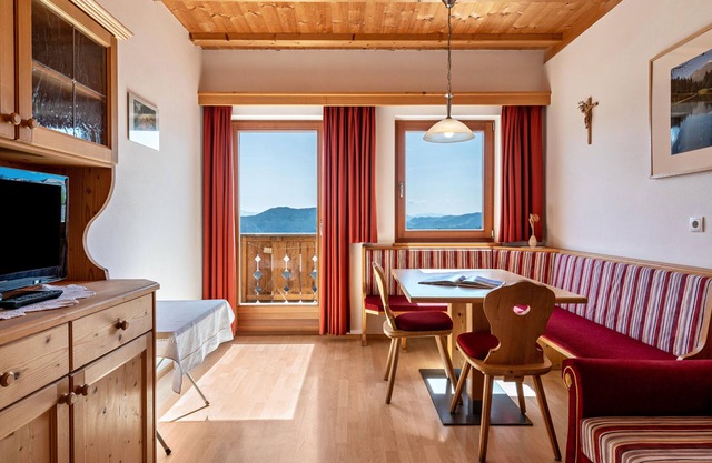 Apartment 'Haus Alpenblick Apt Edelweiß' with Mountain View, Shared Garden and Wi-Fi