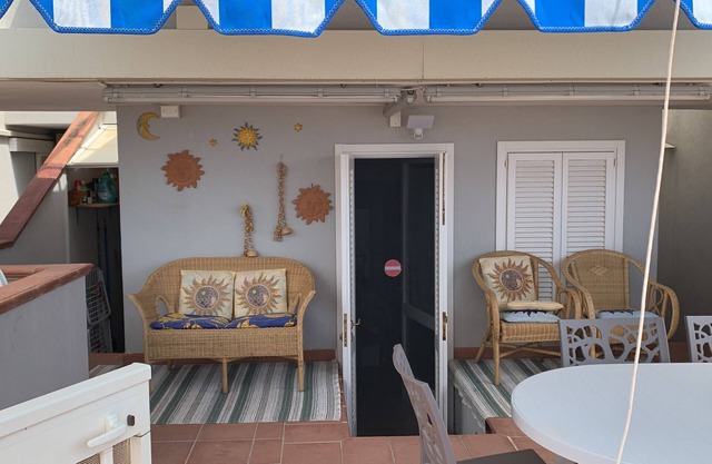 Apartment 'I Due Soli' with Sea View, Wi-Fi and Air Conditioning