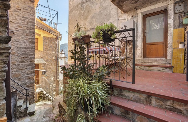 Apartment 'Il Giostro 2' with Balcony and Wi-Fi