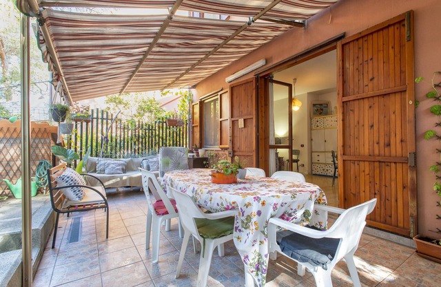 Apartment 'Il Profumo Del Mare' with Private Terrace, Wi-Fi and Air Conditioning