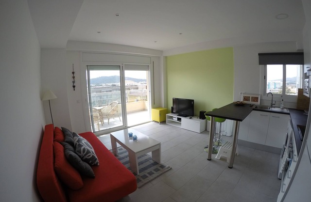 Apartment in 2nd line of the sea.