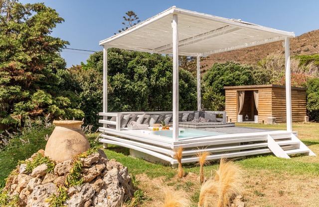 Apartment In A Hotel "Ow Andros Luxury Suites 4" with Mountain View, Private Terrace & Wi-Fi