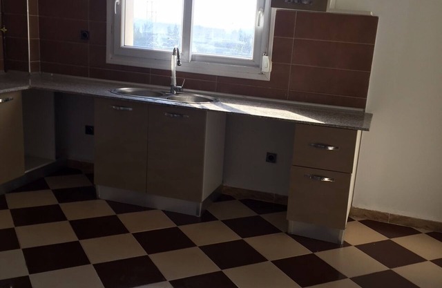 Apartment in a private residence with caretaker
