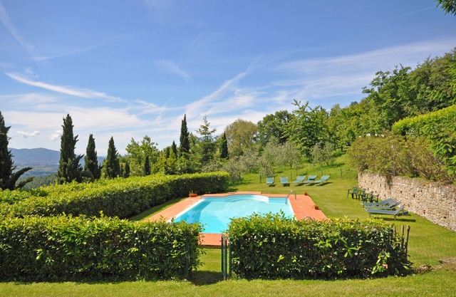 Apartment in Capolona with 2 bedrooms sleeps 3