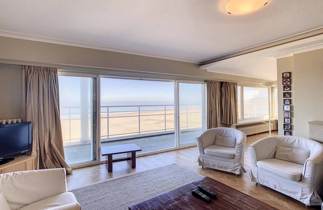 Apartment in Duinbergen with Sea Views