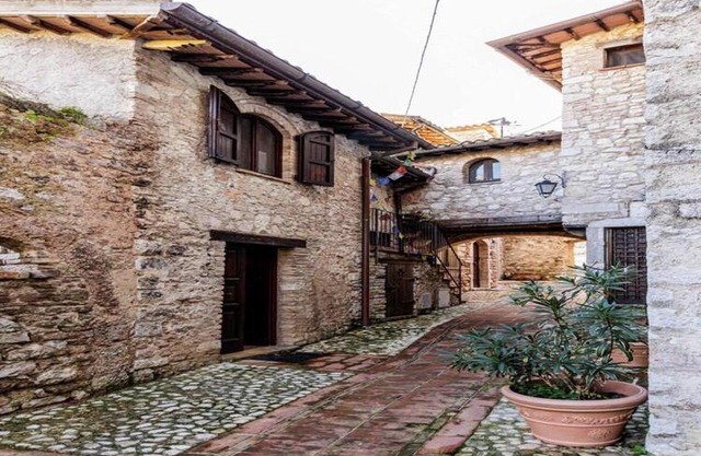 Apartment in Firenzuola near Lake Arezzo