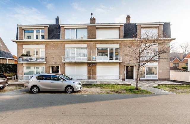 Apartment in Koksijde near the Beach