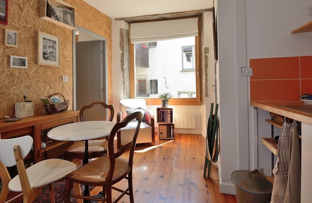 Apartment in Montée Chalemont