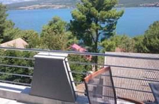 Apartment in Nattur. Well equipped, large terrace with sea views