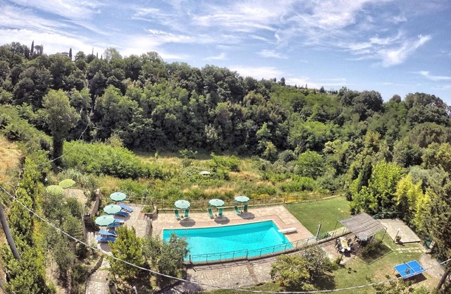 Apartment in Palaia with Large Garden and Panoramic View