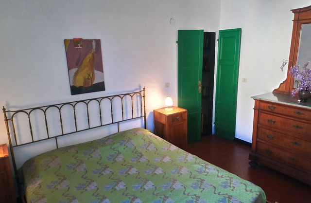 Apartment in Palazzo of the 17th century w/garden, near sea