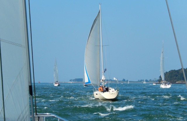 Apartment in residence near the beach, shops, garage