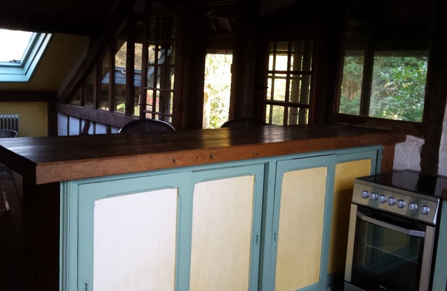 Apartment in the large park of an authentic Norman thatched cottage