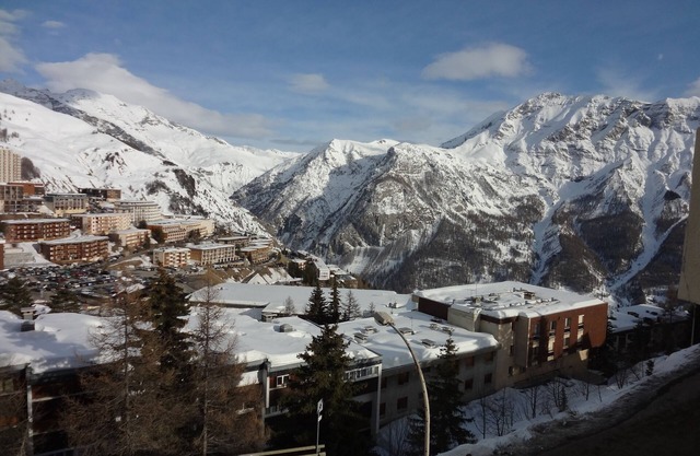 Apartment in the center of the resort, at the foot of the slopes,.