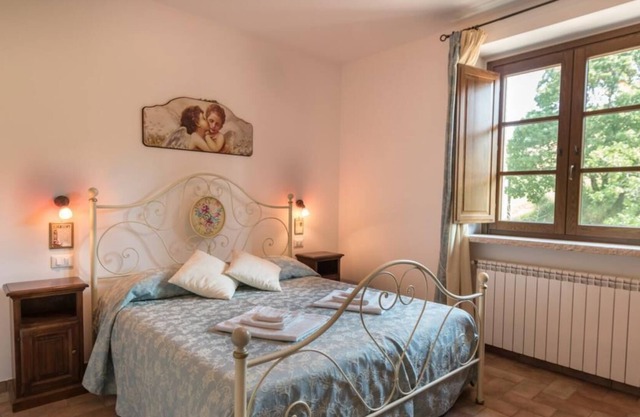 Apartment in the hills of Assisi with panoramic swimming pool