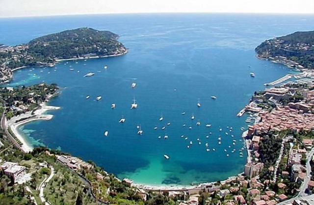 Apartment in villa with garden 60 metres away from the beach, Parking, Wi-Fi