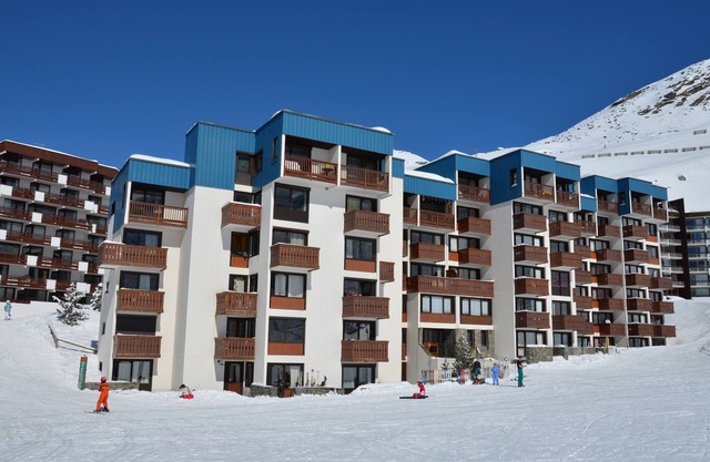 Apartment in VAL THORENS from 2 to 6 people ski on foot 50 m from ESF