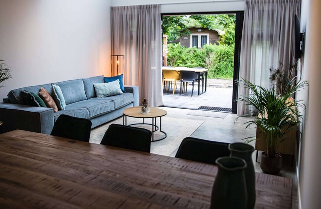 Apartment in Vrouwenpolder Near the Beach