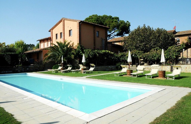 Apartment near Lake Trasimeno with Pool