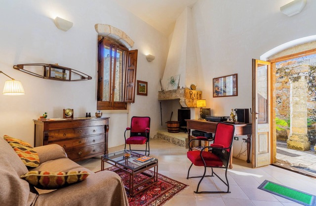 Apartment 'Antica Corte Dell'800' with Private Terrace, Wi-Fi and Air Conditioning