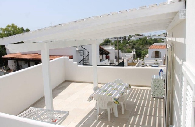 Apartment with large porch in a quiet area