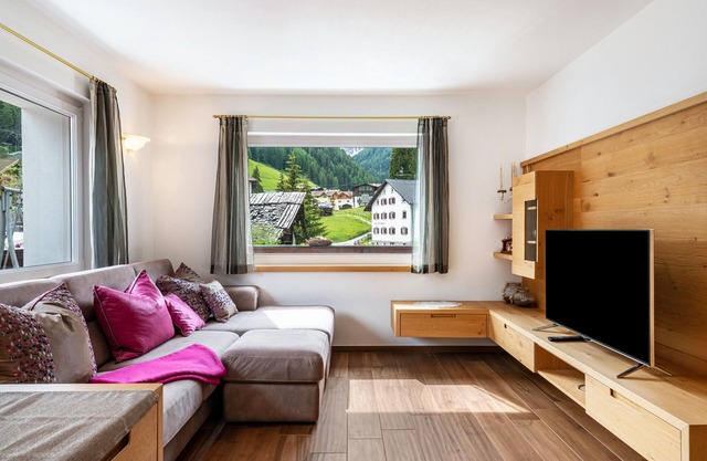 Apartment 'Mozart' with Mountain View, Balcony and Wi-Fi