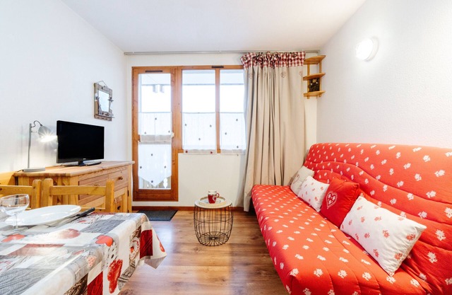 Apartment "L'Edelweiss" with Mountain View and Balcony